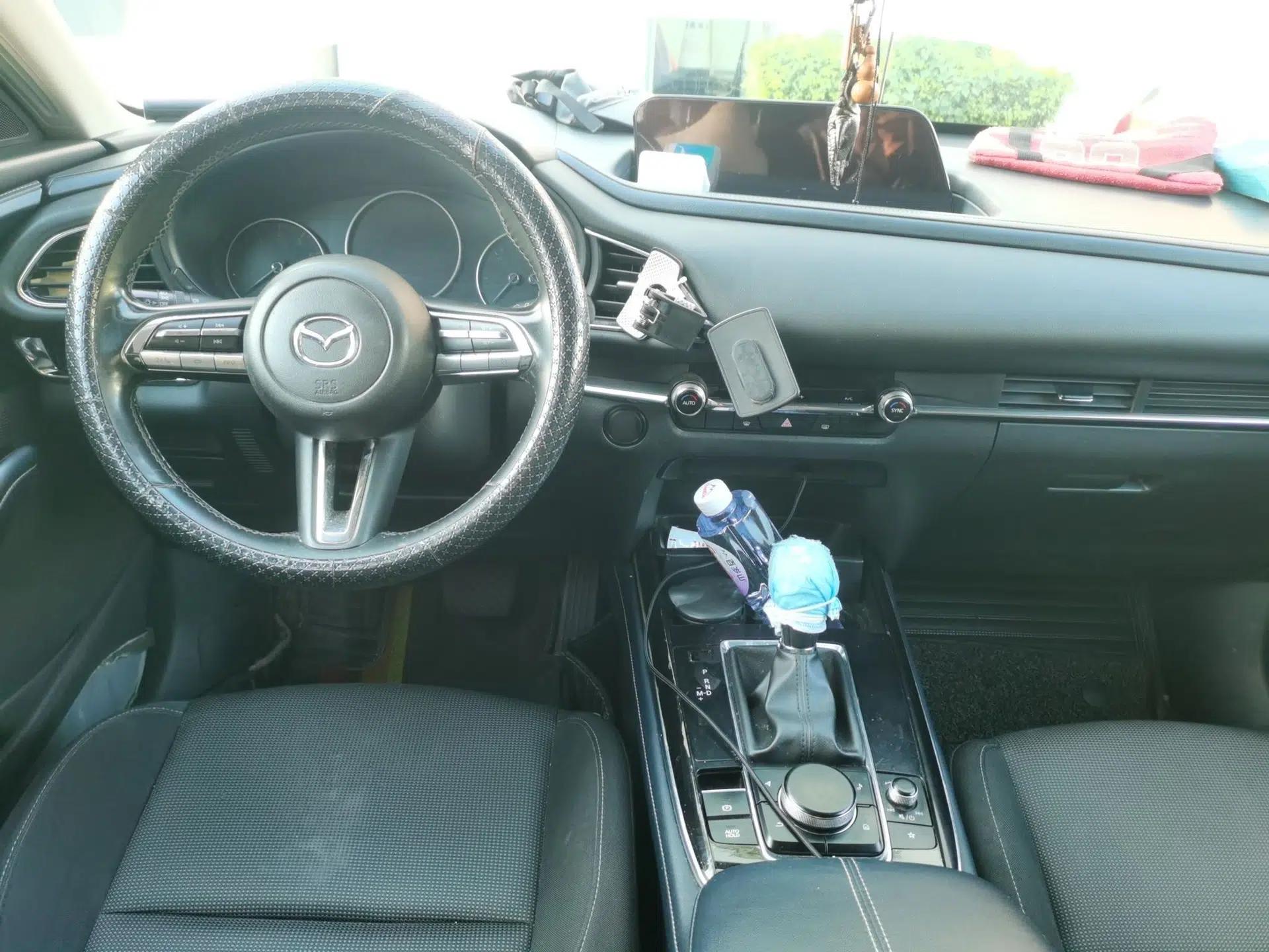 Mazda CX-30 2020 2.0L Automatic Joyful Model — миниатюра 9