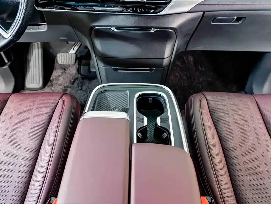 Century 2023 2.0T Six-Seat Luxury Edition — миниатюра 16