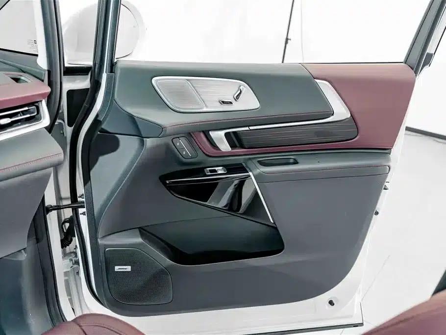 Century 2023 2.0T Six-Seat Luxury Edition — миниатюра 17