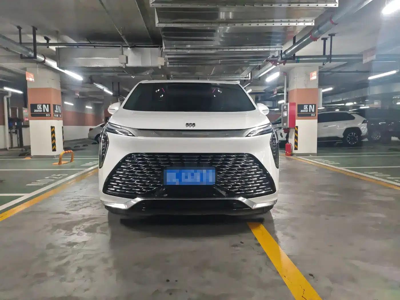 Century 2023 2.0T 7-Seat Luxury Edition — миниатюра 2