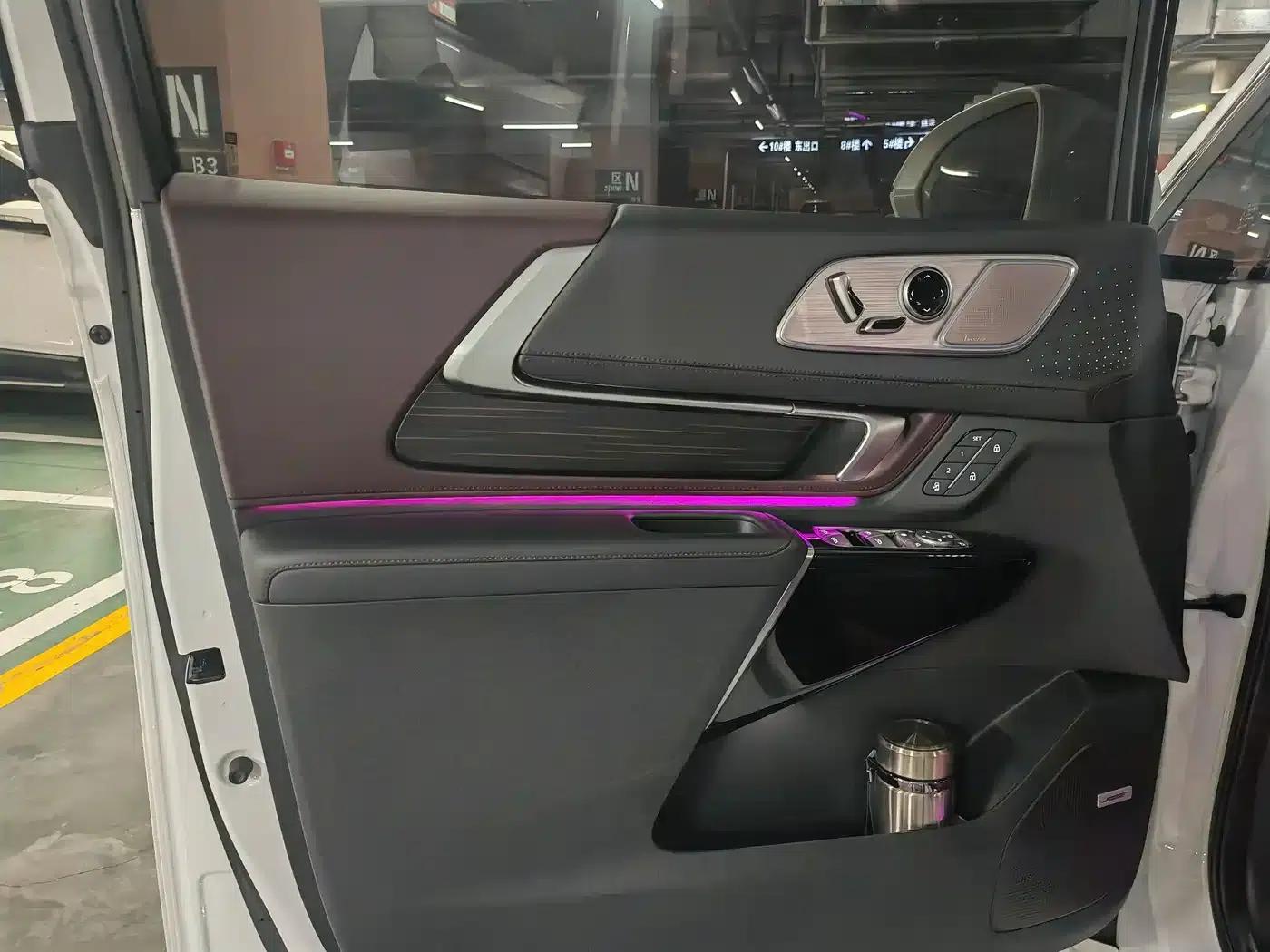 Century 2023 2.0T 7-Seat Luxury Edition — миниатюра 15