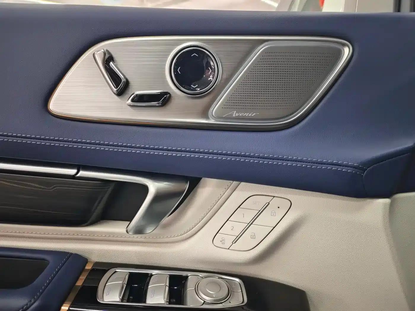 Century 2023 2.0T 7-Seat Luxury Edition — миниатюра 12