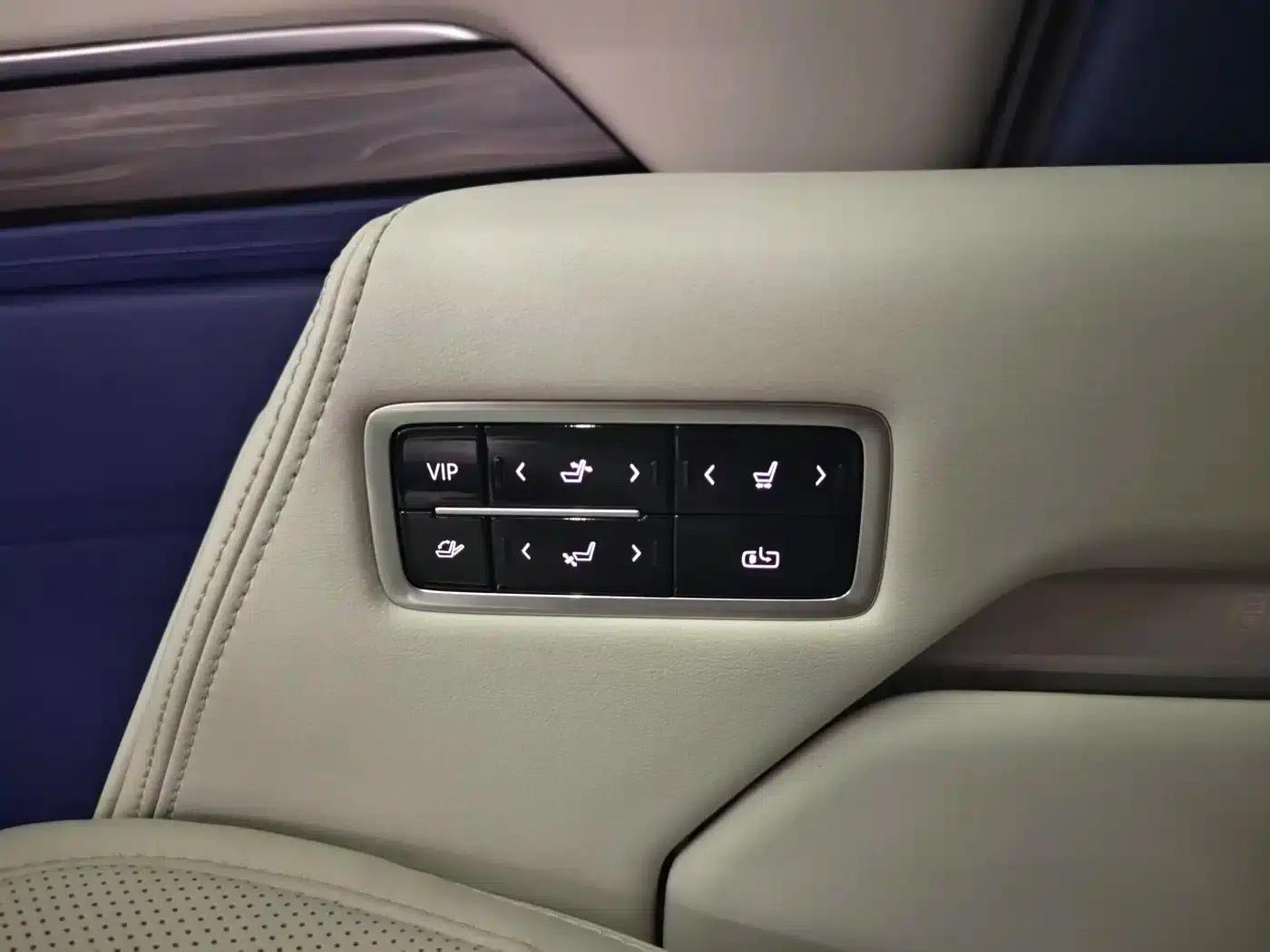 Century 2023 2.0T 7-Seat Luxury Edition — миниатюра 15