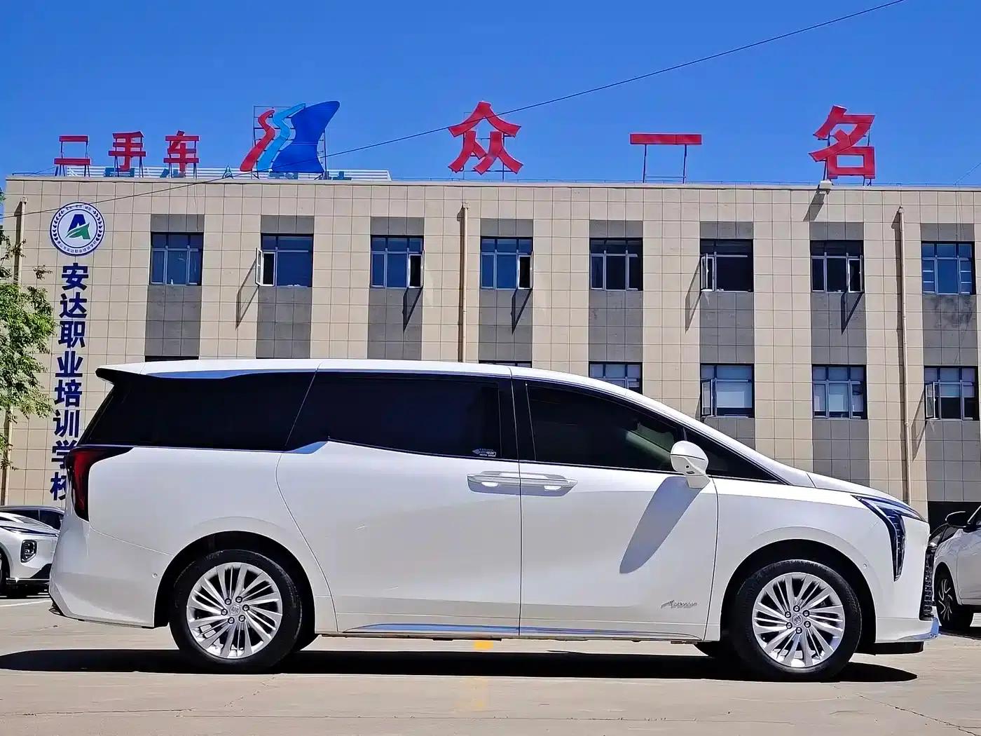 Century 2023 2.0T 7-Seat Luxury Edition — миниатюра 4