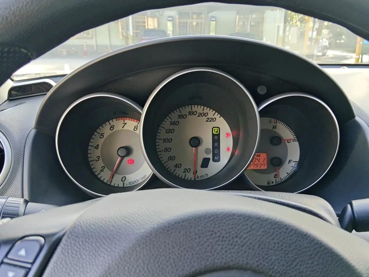 Mazda 3 2010 1.6L Automatic Classic Stylish Version — миниатюра 11