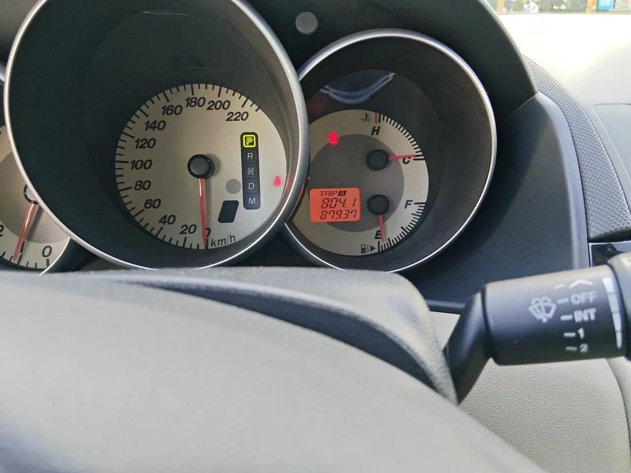 Mazda 3 2010 1.6L Automatic Classic Stylish Version — миниатюра 12