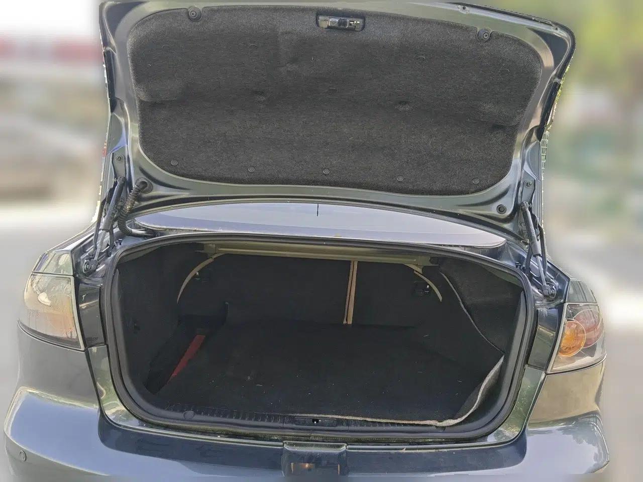 Mazda 3 2010 1.6L Automatic Classic Stylish Version — миниатюра 19