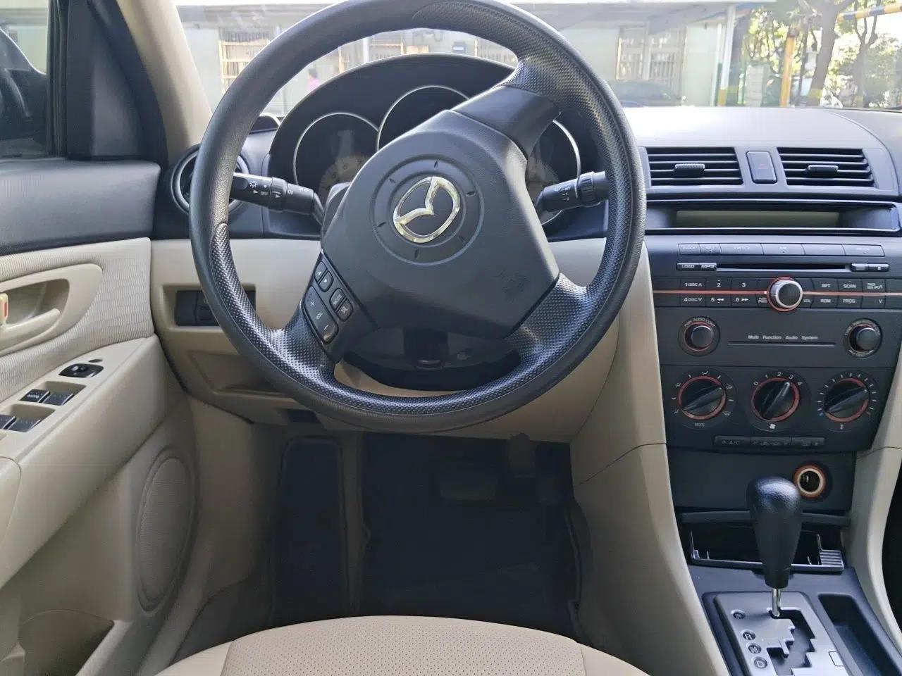 Mazda 3 2010 1.6L Automatic Classic Stylish Version — миниатюра 10