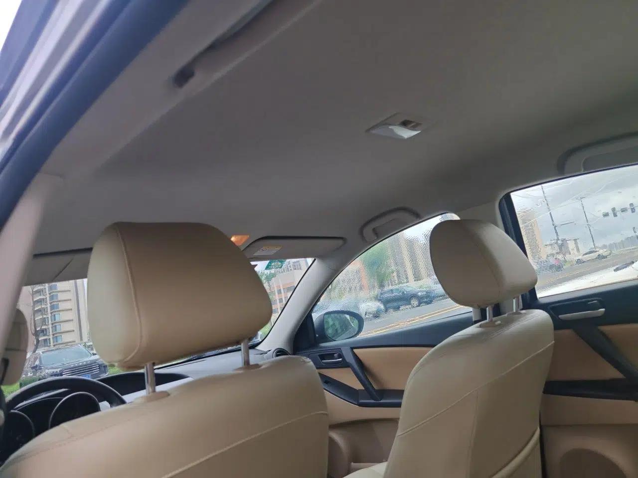 Mazda 3 2011 Sedan 1.6L Automatic Comfort Model — миниатюра 18