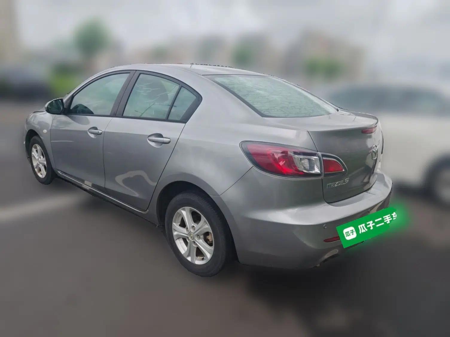 Mazda 3 2011 Sedan 1.6L Automatic Comfort Model — миниатюра 4