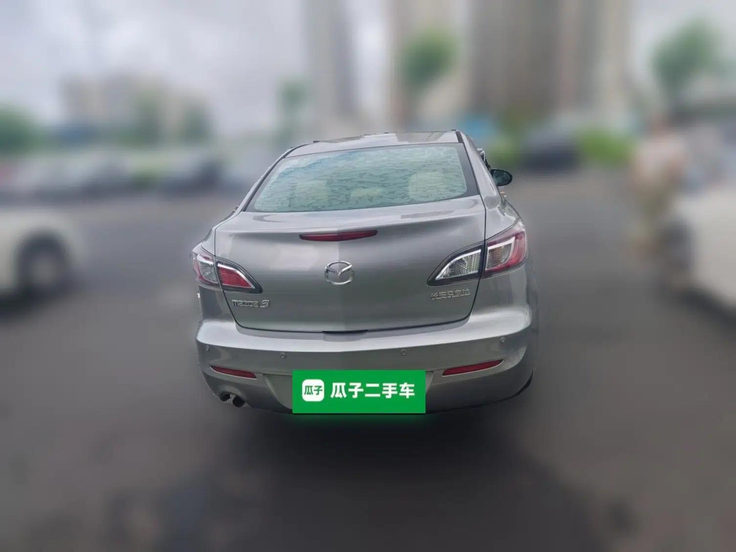 Mazda 3 2011 Sedan 1.6L Automatic Comfort Model — миниатюра 5