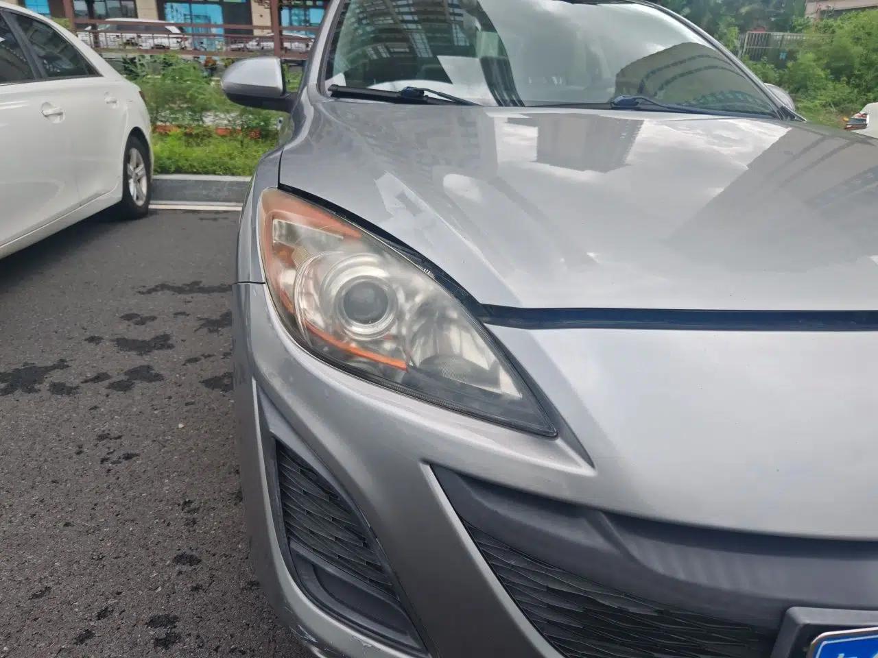 Mazda 3 2011 Sedan 1.6L Automatic Comfort Model — миниатюра 7