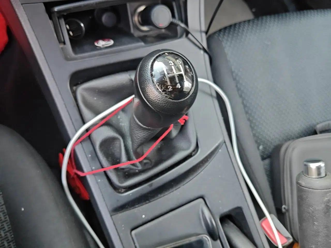 Mazda 3 2012 Hatchback 1.6L Manual Comfort Model — миниатюра 14