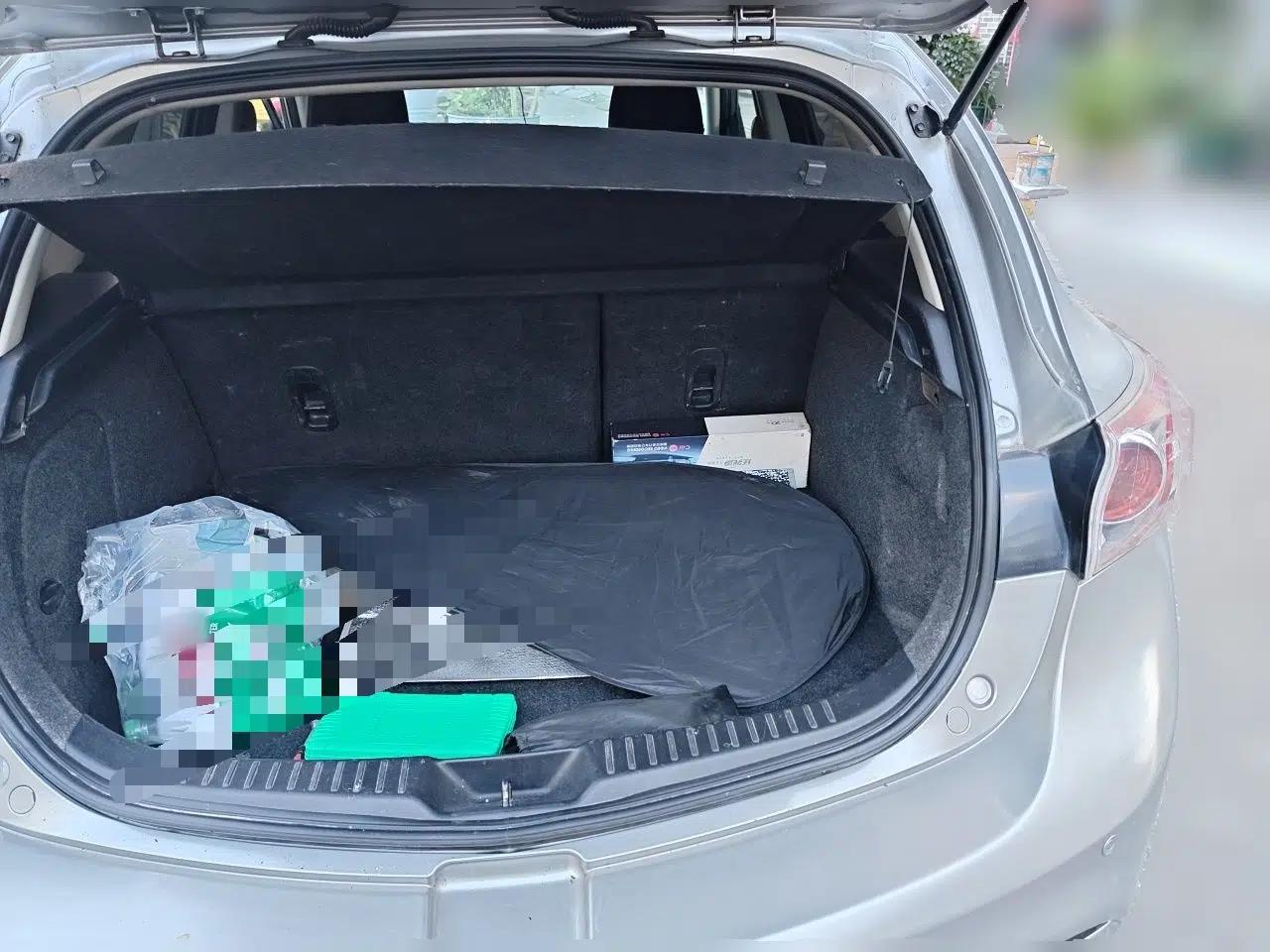 Mazda 3 2012 Hatchback 1.6L Manual Comfort Model — миниатюра 19
