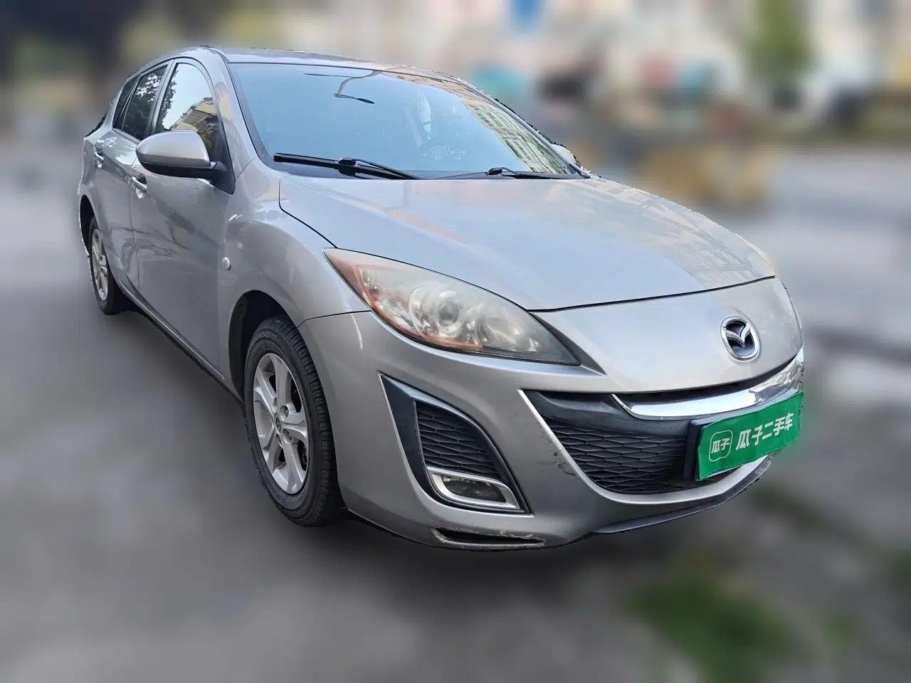 Mazda 3 2012 Hatchback 1.6L Manual Comfort Model — миниатюра 3