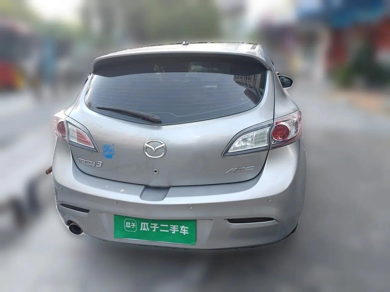 Mazda 3 2012 Hatchback 1.6L Manual Comfort Model — миниатюра 5