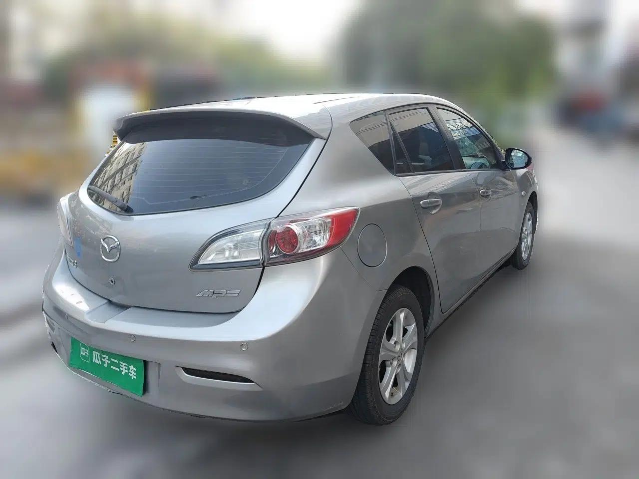 Mazda 3 2012 Hatchback 1.6L Manual Comfort Model — миниатюра 6