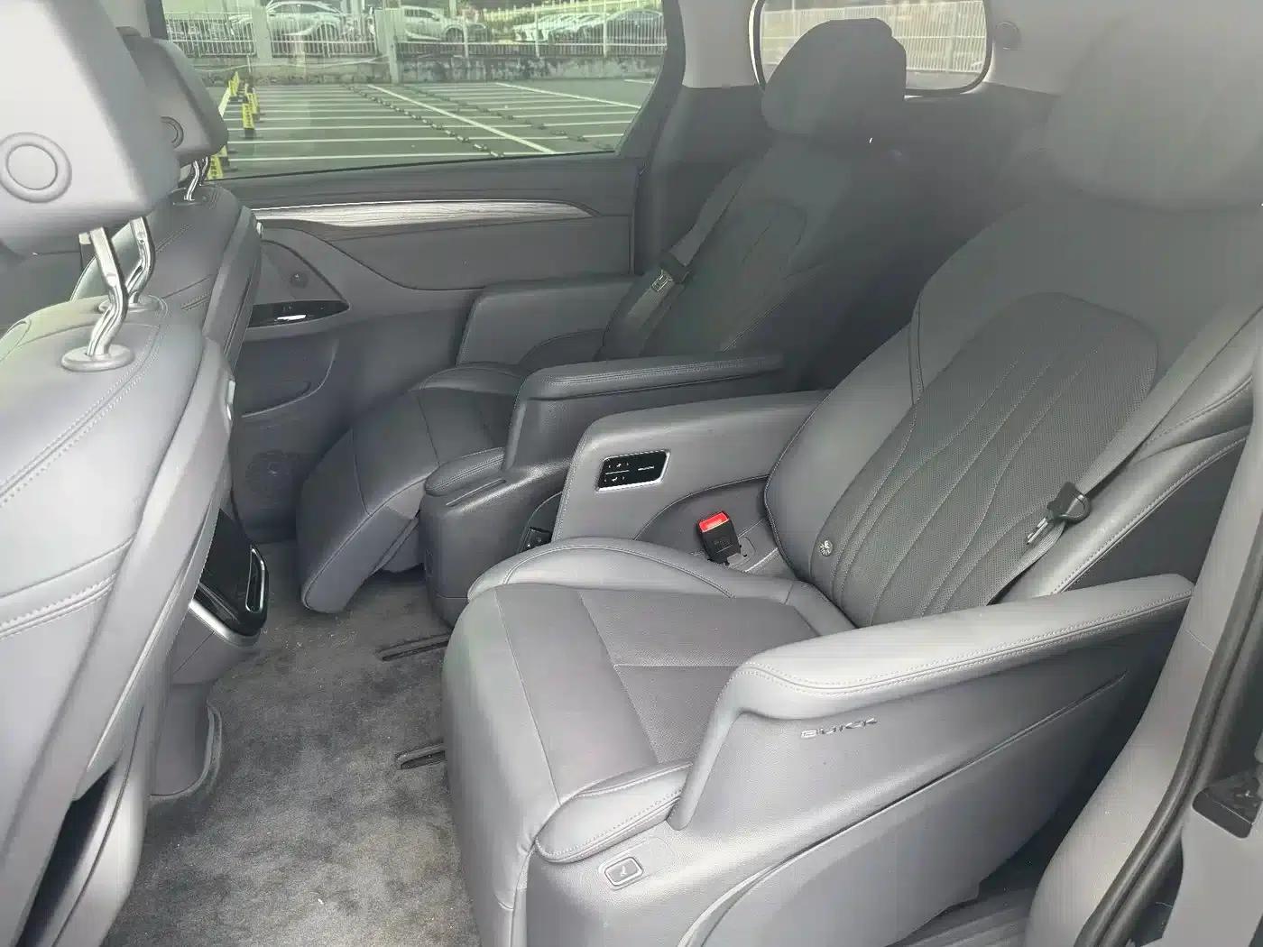 Buick GL8 PHEV 2025 Land Cruiser Premium Edition — миниатюра 11