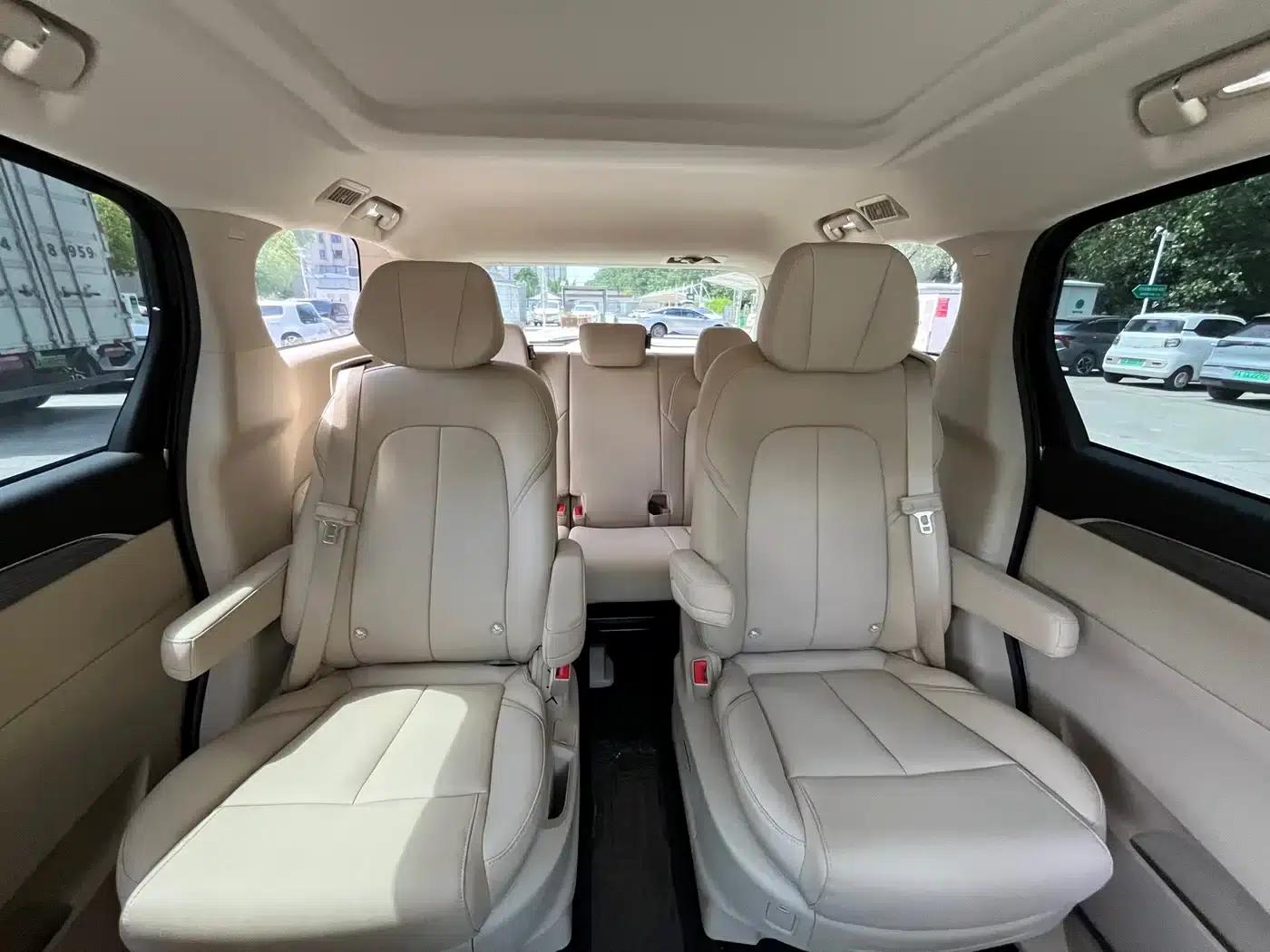 Buick GL8 PHEV 2025 Land Cruiser Smart Edition — миниатюра 16