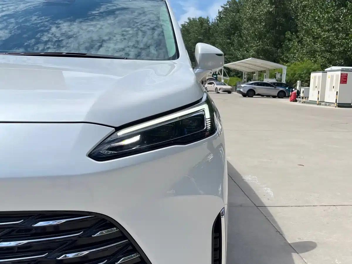 Buick GL8 PHEV 2025 Land Cruiser Smart Edition — миниатюра 18