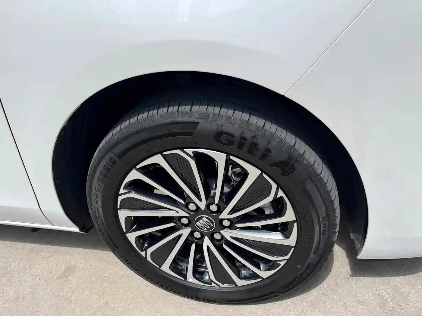 Buick GL8 PHEV 2025 Land Cruiser Smart Edition — миниатюра 20