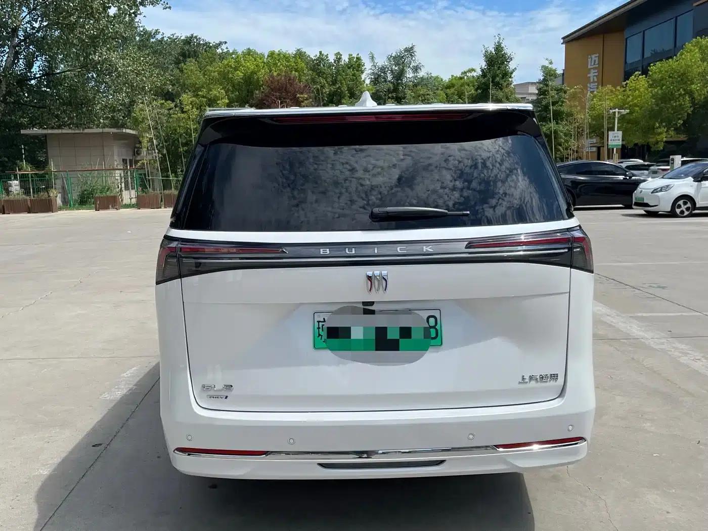 Buick GL8 PHEV 2025 Land Cruiser Smart Edition — миниатюра 5