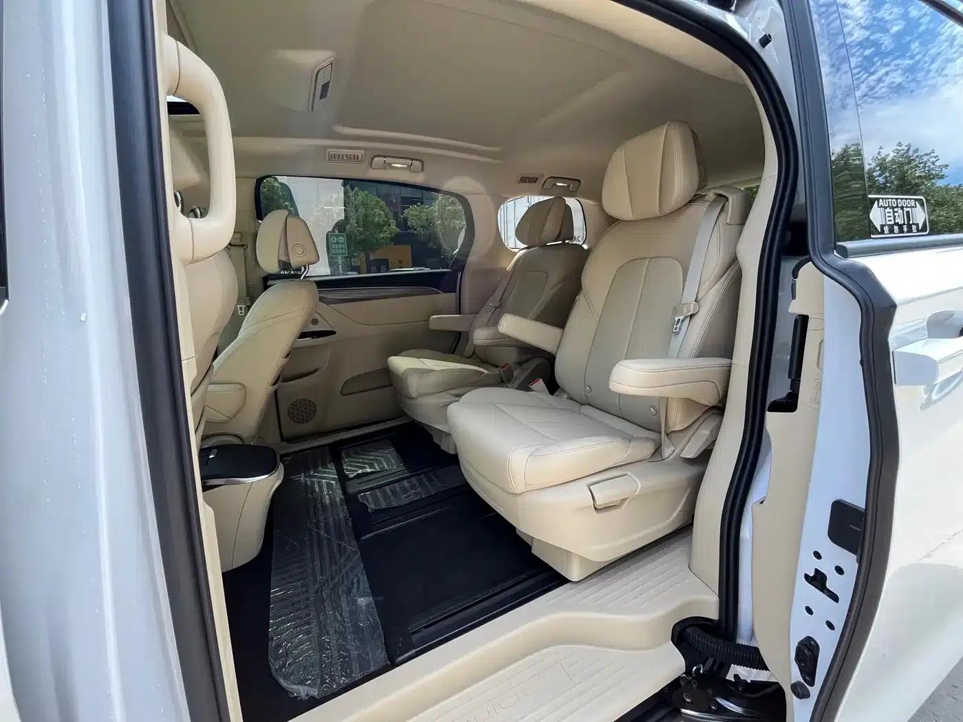 Buick GL8 PHEV 2025 Land Cruiser Smart Edition — миниатюра 10
