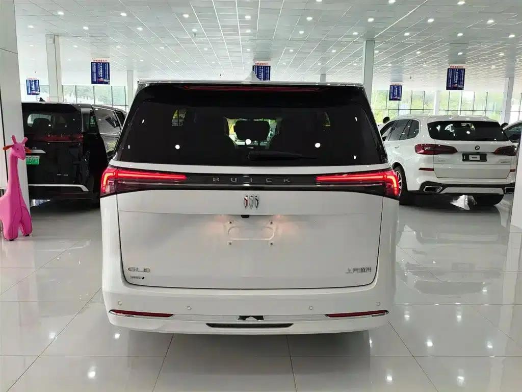 Buick GL8 PHEV 2025 Land Cruiser First Edition — миниатюра 5