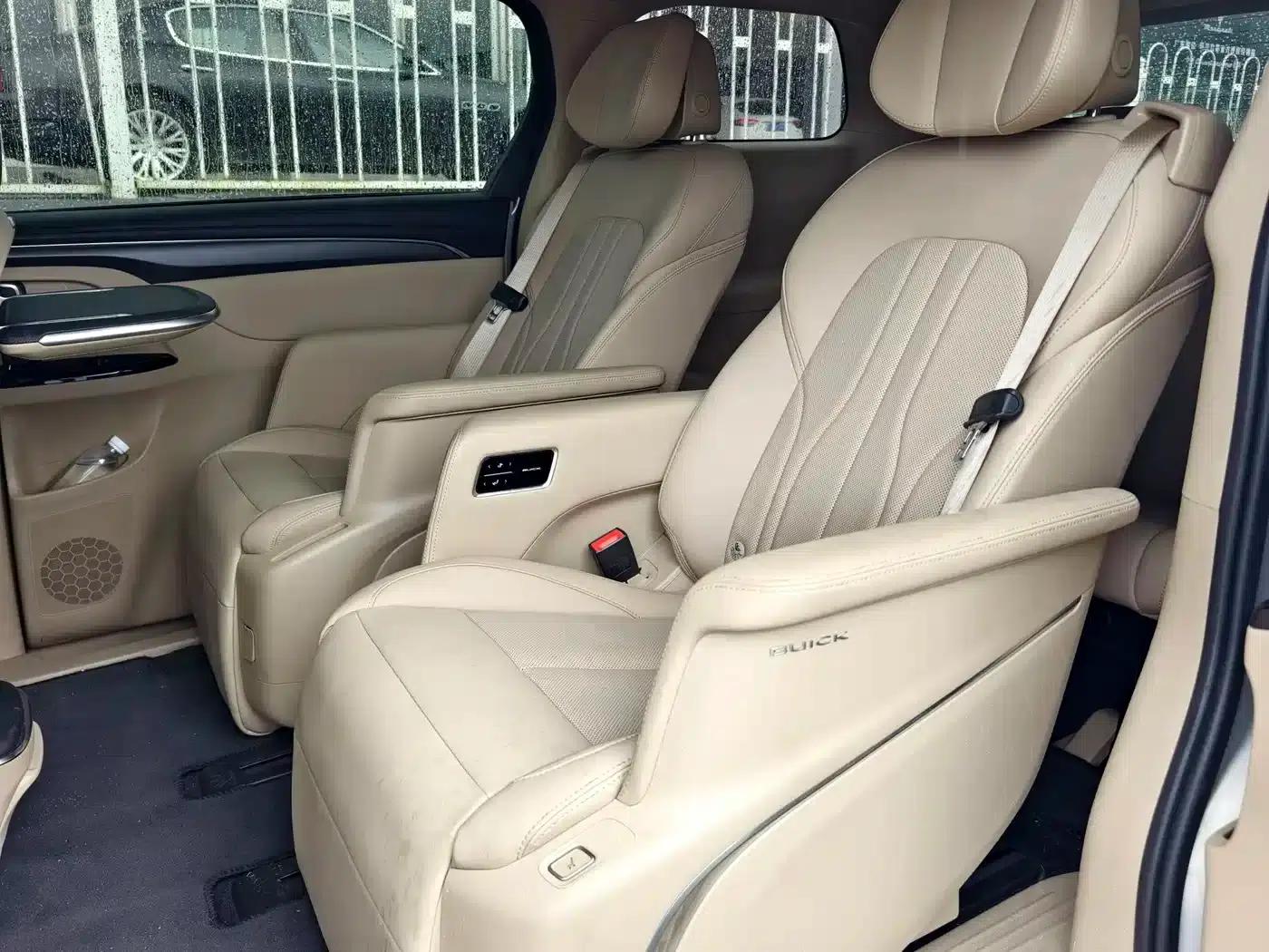 Buick GL8 PHEV 2025 Land Cruiser Premium Edition — миниатюра 18