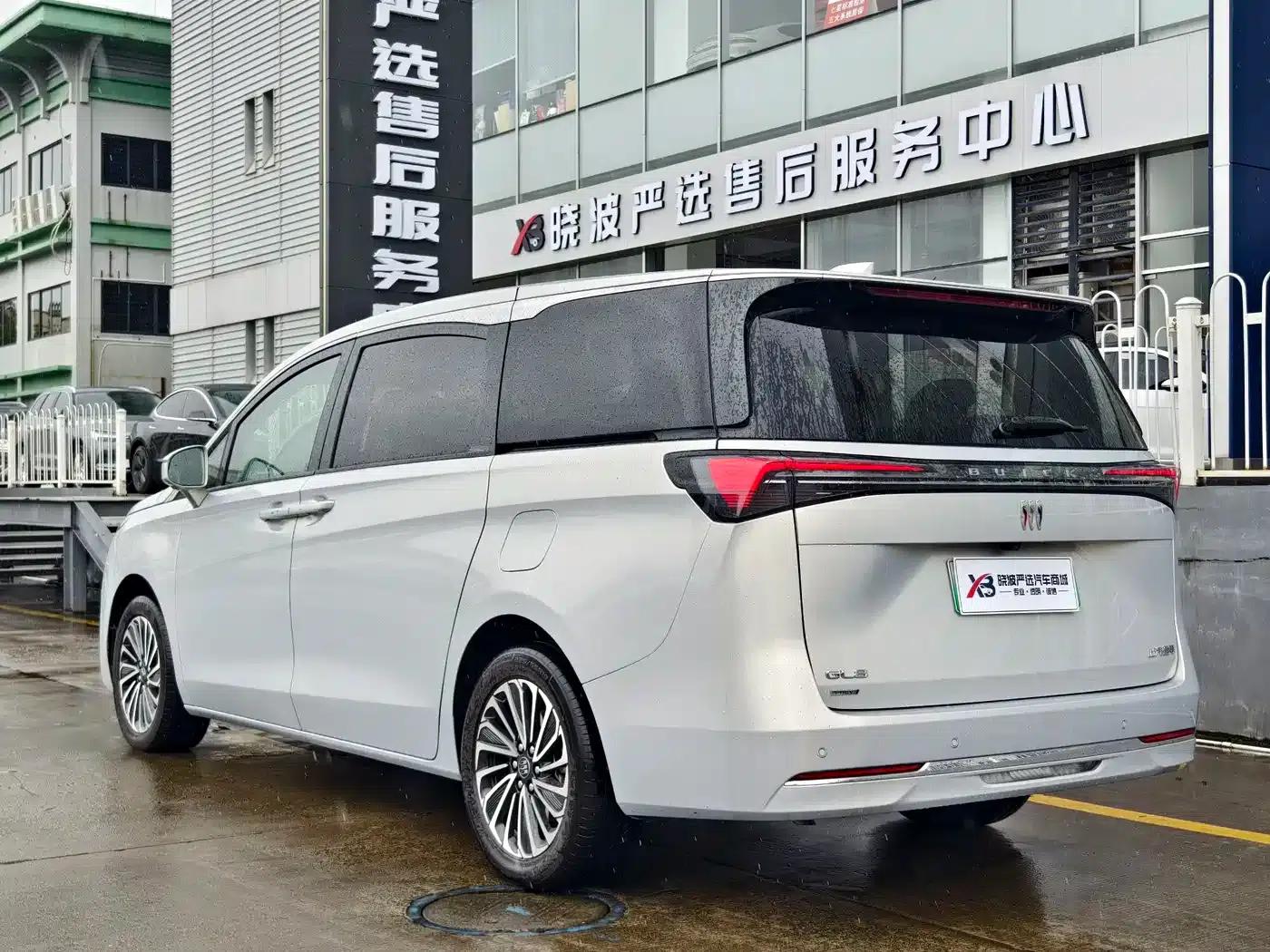 Buick GL8 PHEV 2025 Land Cruiser Premium Edition — миниатюра 4