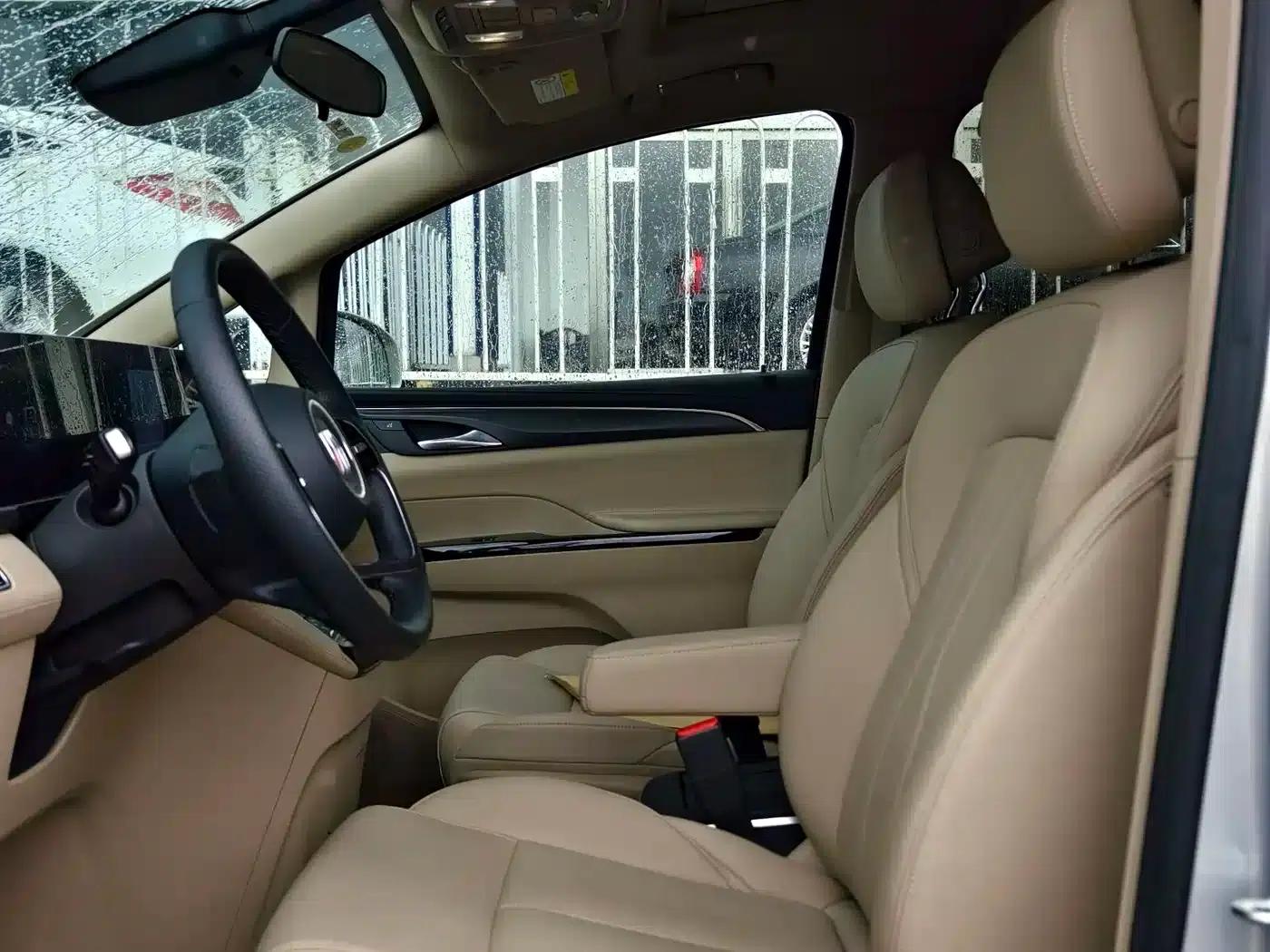 Buick GL8 PHEV 2025 Land Cruiser Premium Edition — миниатюра 8