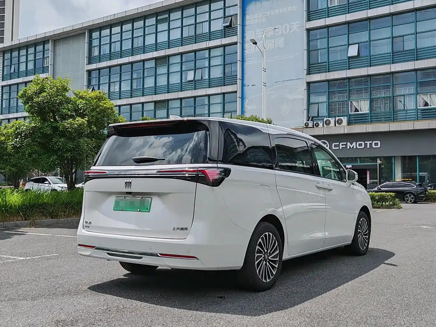 Buick GL8 PHEV 2025 Land Cruiser Premium Edition — миниатюра 9