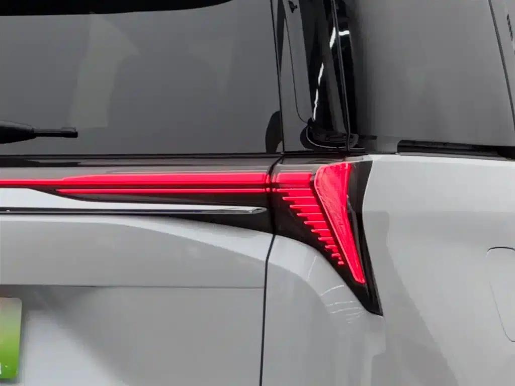 Buick GL8 PHEV 2026 Luxury Edition — миниатюра 24