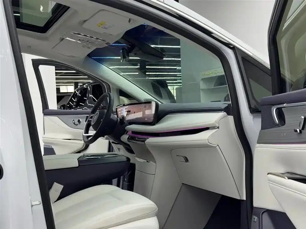 Buick GL8 PHEV 2026 Luxury Edition — миниатюра 8