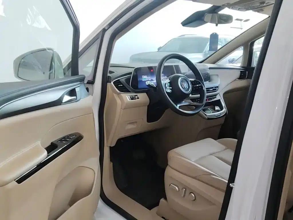 Buick GL8 PHEV 2025 Land Cruiser Premium Edition — миниатюра 16