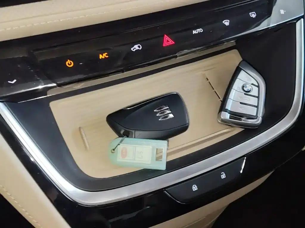 Buick GL8 PHEV 2025 Land Cruiser Premium Edition — миниатюра 9
