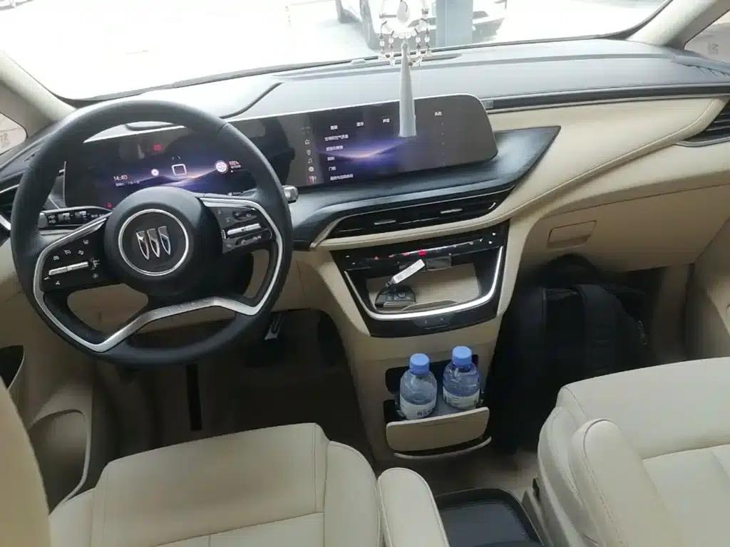 Buick GL8 PHEV 2025 Land Cruiser Smart Edition — миниатюра 10