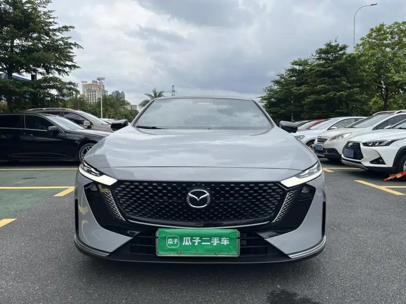 Mazda EZ-6 2024 Range-Extended 200 Luxury Edition — миниатюра 11