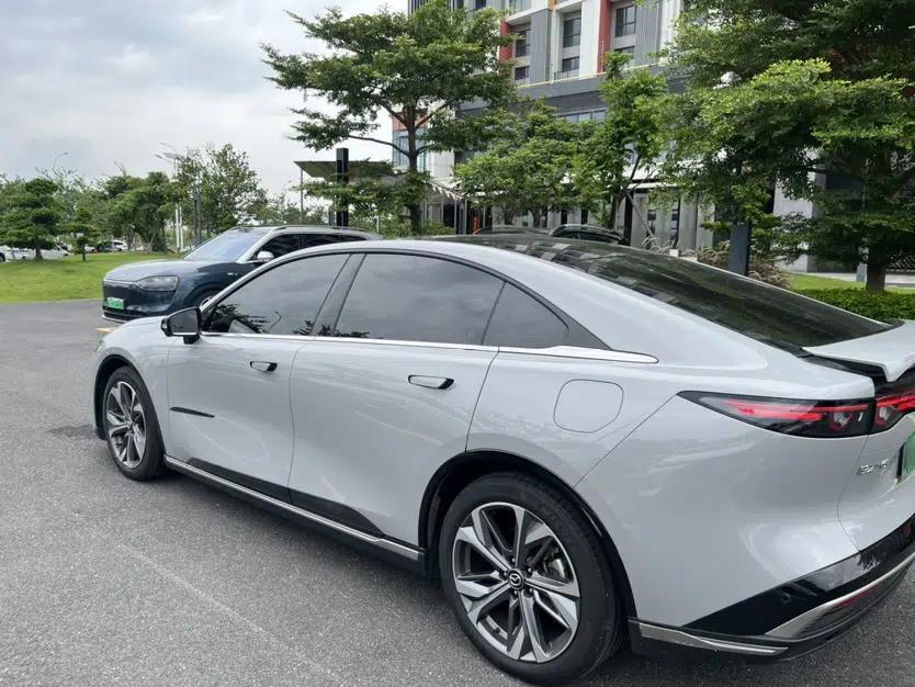Mazda EZ-6 2024 Range-Extended 200 Luxury Edition — миниатюра 13