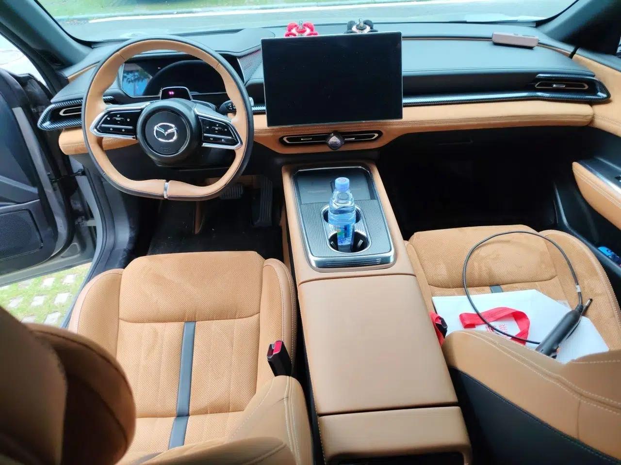 Mazda EZ-6 2024 Range-Extended 200 Luxury Edition — миниатюра 14