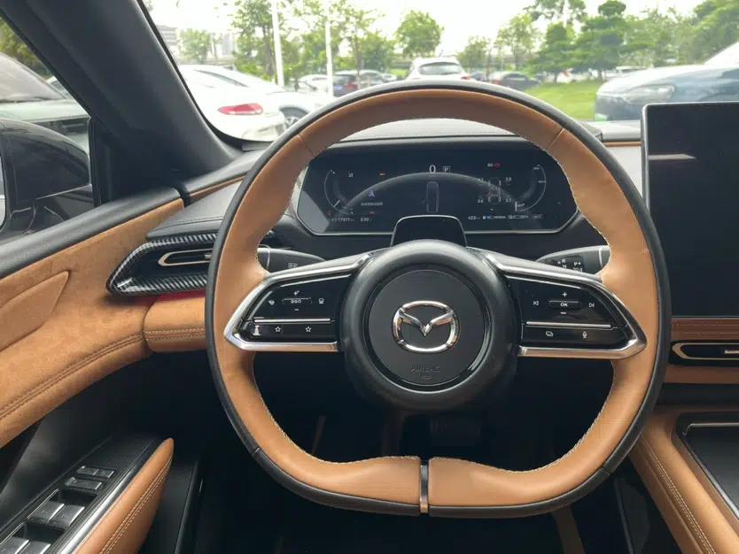 Mazda EZ-6 2024 Range-Extended 200 Luxury Edition — миниатюра 15