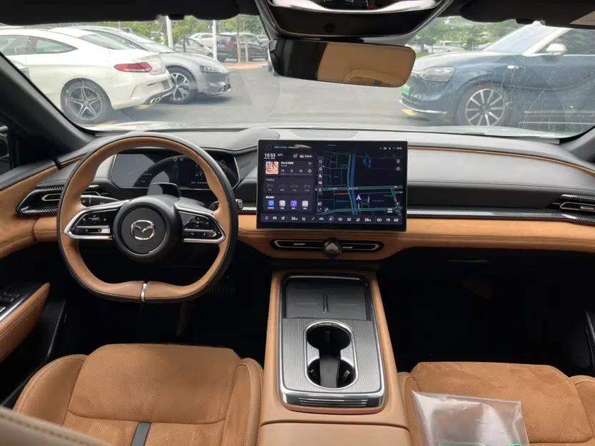Mazda EZ-6 2024 Range-Extended 200 Luxury Edition — миниатюра 25