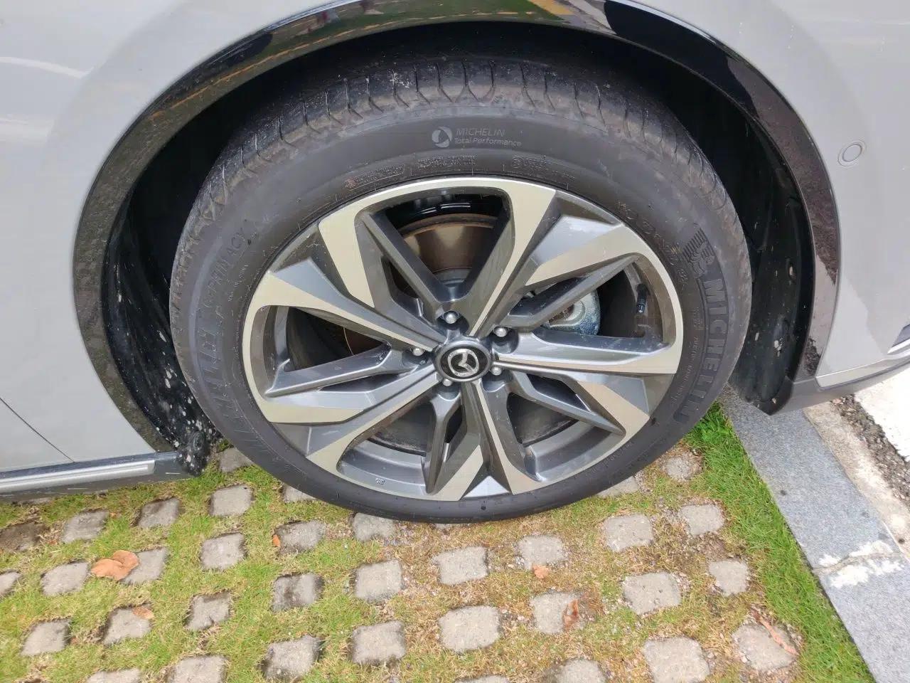Mazda EZ-6 2024 Range-Extended 200 Luxury Edition — миниатюра 8