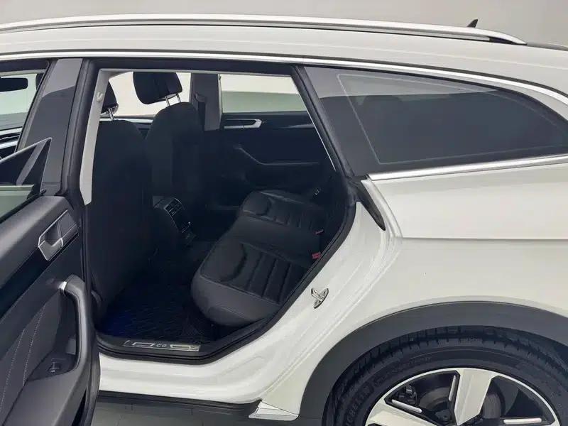 Volkswagen CC 2024 Shooting Brake 380TSI Hunter Edition — миниатюра 22