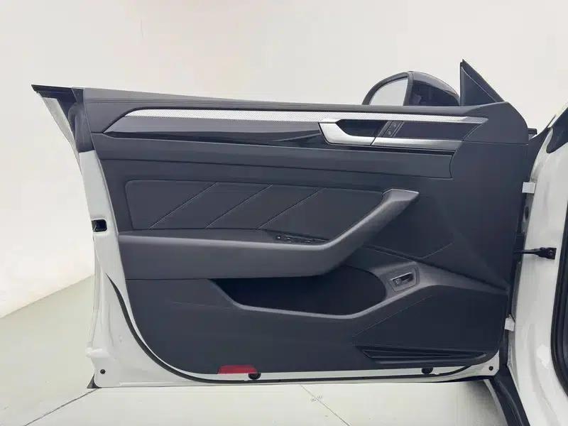Volkswagen CC 2024 Shooting Brake 380TSI Hunter Edition — миниатюра 25
