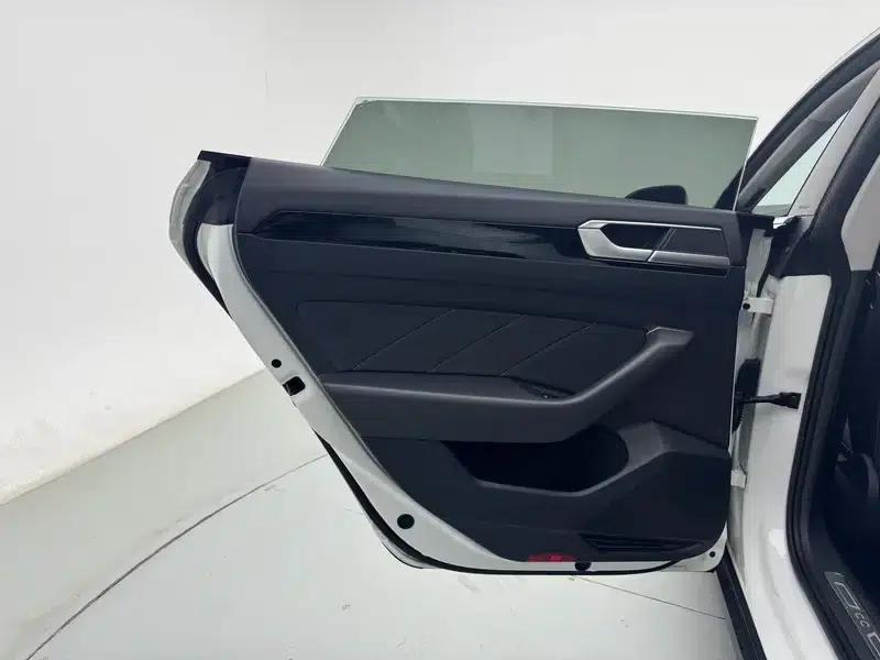Volkswagen CC 2024 Shooting Brake 380TSI Hunter Edition — миниатюра 27