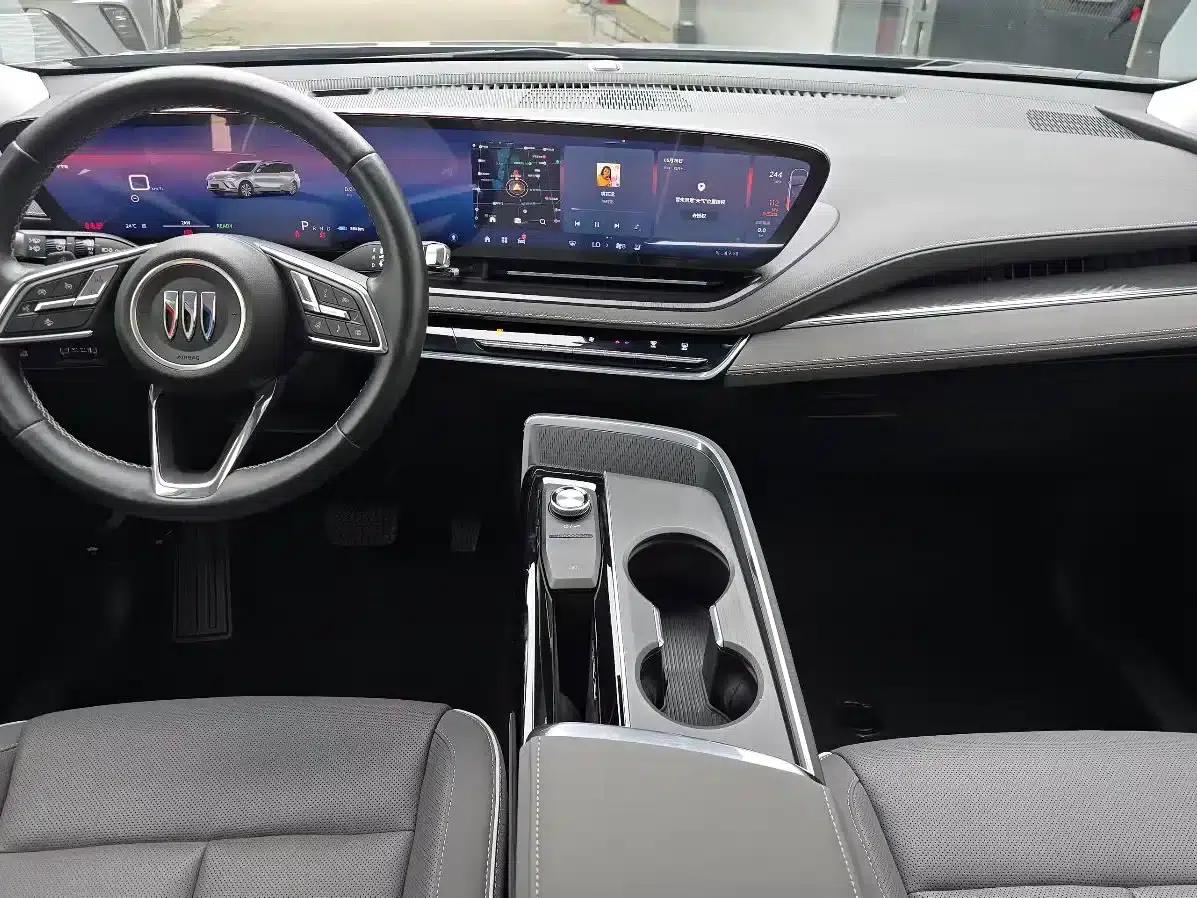 Buick E5 2023 Premium Standard Range Edition — миниатюра 5