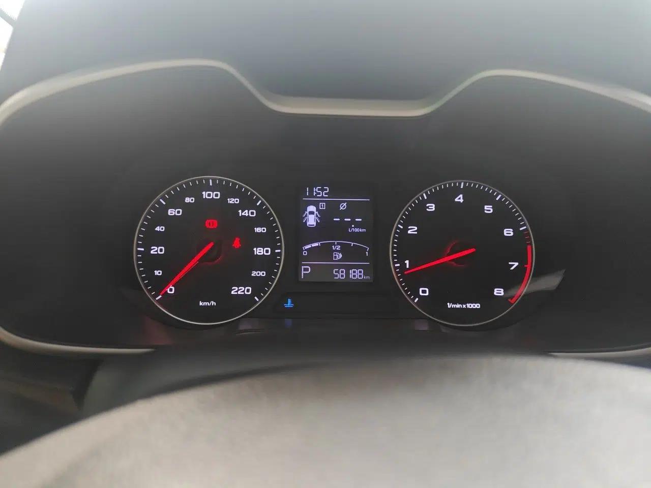 MG ZS 2018 1.5L Automatic Luxury Edition China V Standard — миниатюра 11