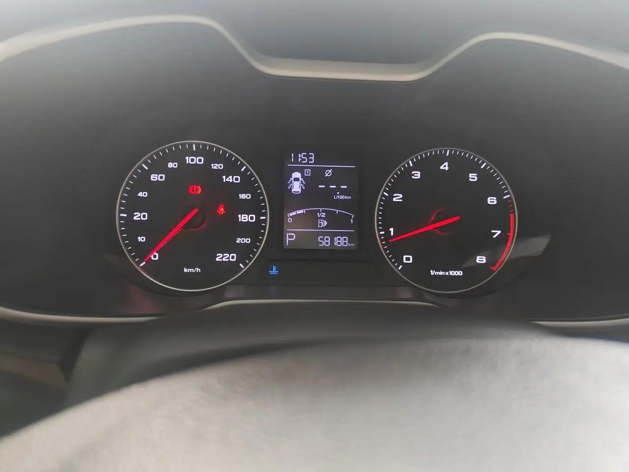 MG ZS 2018 1.5L Automatic Luxury Edition China V Standard — миниатюра 12