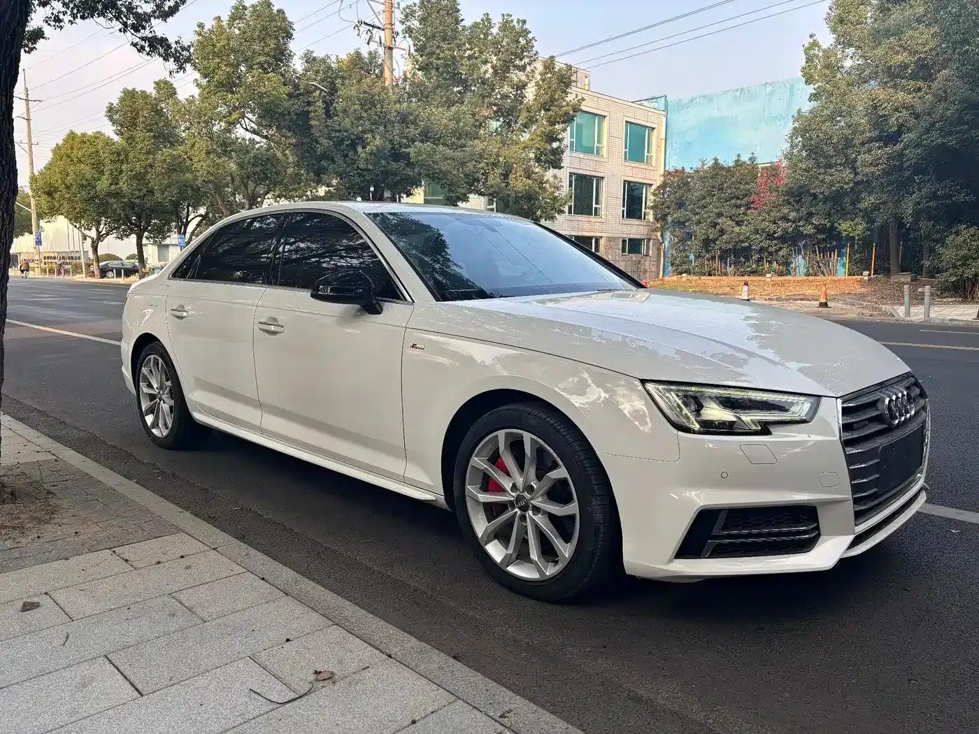 Audi A4L 2018 30th Anniversary Edition 45 TFSI quattro Individual Sport Edition — миниатюра 11